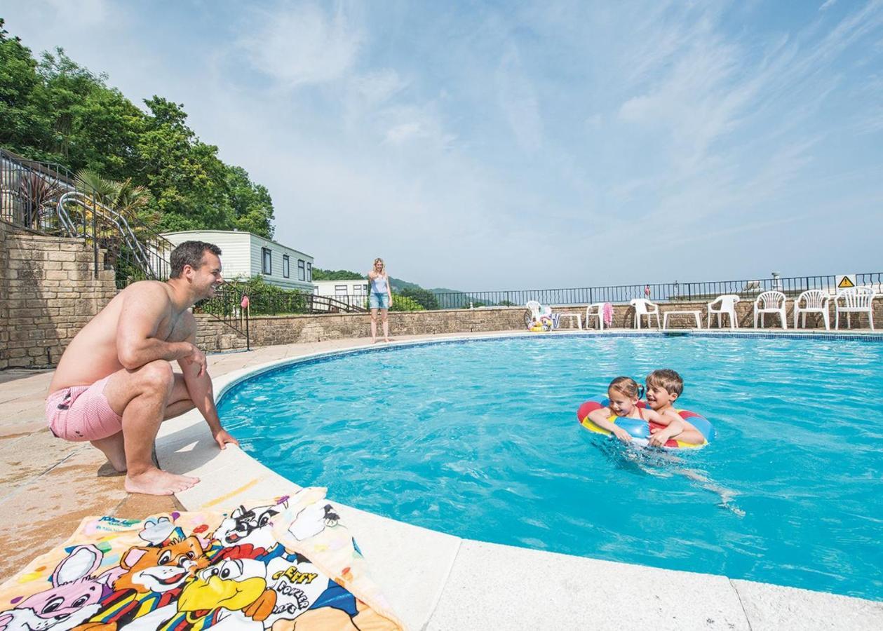 Sandaway Beach Holiday Park คอมบ์มาร์ติน ภายนอก รูปภาพ