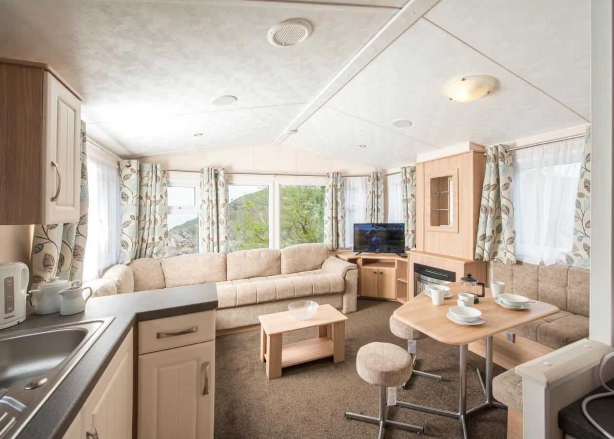 Sandaway Beach Holiday Park คอมบ์มาร์ติน ภายนอก รูปภาพ